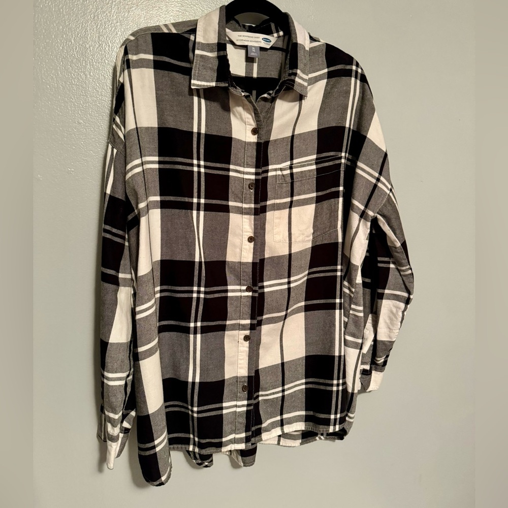 Old Navy “The Boyfriend” Black and White Plaid Flannel Shirt